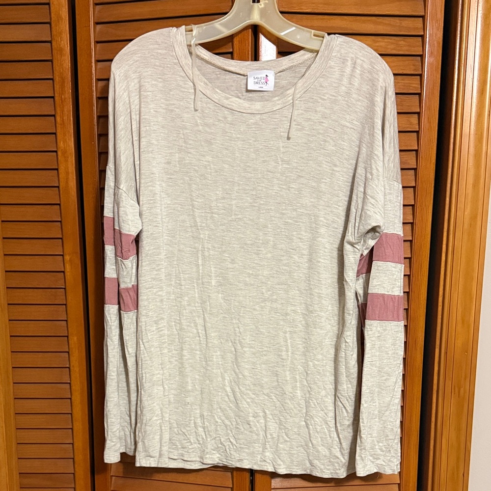 Casual Cream Long Sleeve Top with Pink Accents